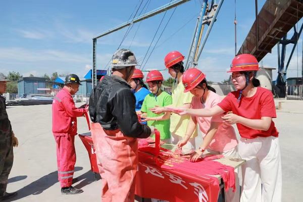 陜煤建設(shè)礦建二公司：工會(huì)服務(wù)無大小，一舉一動(dòng)暖人心