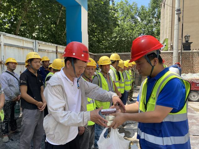 陜煤建設韓城分公司：戰(zhàn)“酷”暑 有“涼”策