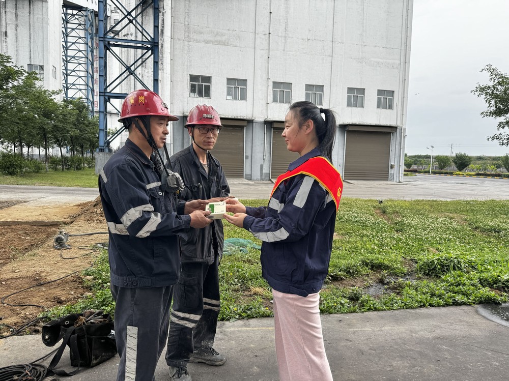 陜煤建設洗選煤運營公司澄合山陽運營項目部：備戰(zhàn)炙夏，降暑暖人心
