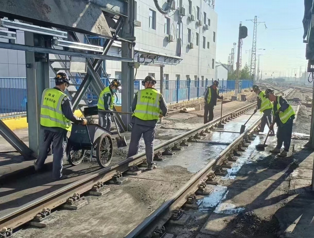 陜煤建設(shè)洗選煤運(yùn)營公司檸條塔運(yùn)營項(xiàng)目部： 他們，用汗水刻下堅(jiān)守！