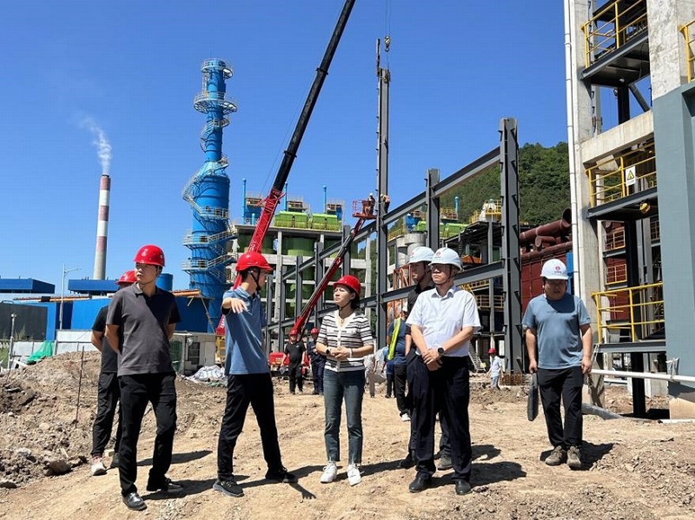 陜西建材科技集團副總經(jīng)理杜永康一行深入黃陵煤矸石制陶粒項目調(diào)研指導(dǎo)