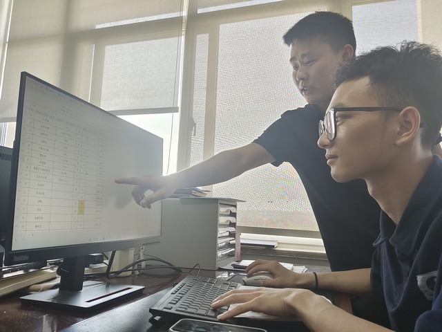 陜煤建設(shè)洗選煤運營公司神渭蒲城運營項目部：當“師帶徒”遇上“教師節(jié)”  師父，我想對您說