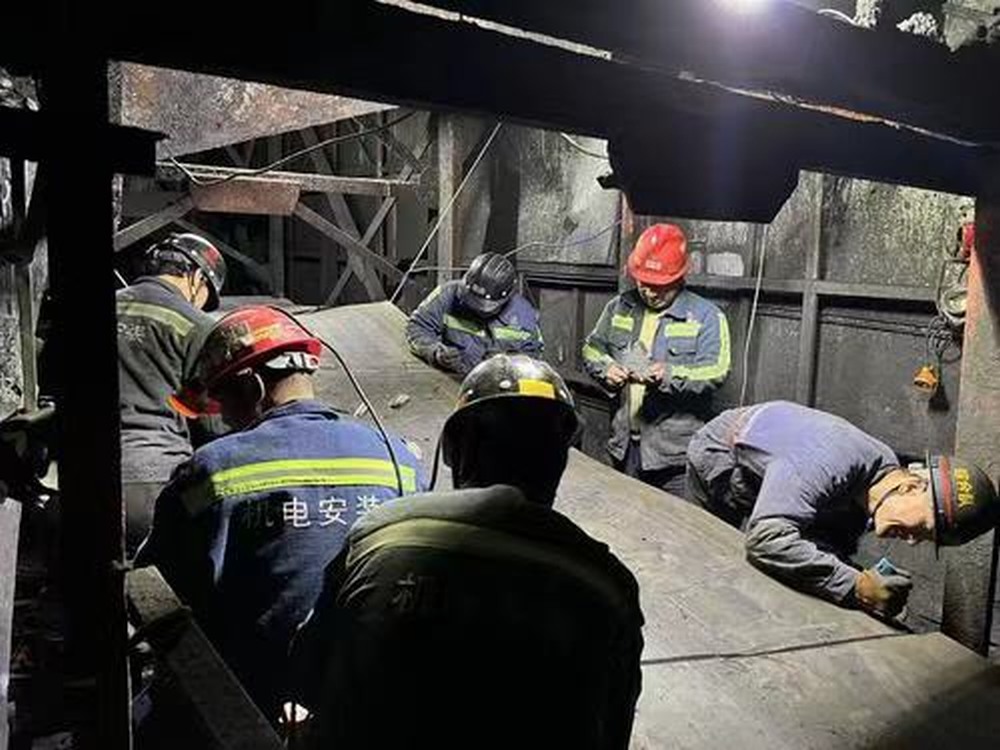 陜煤建設(shè)機(jī)電安裝公司建莊項(xiàng)目部：更新?lián)Q“帶”，保礦井安全生產(chǎn)