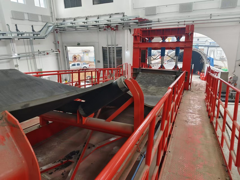 拼搏實干，共赴秋實