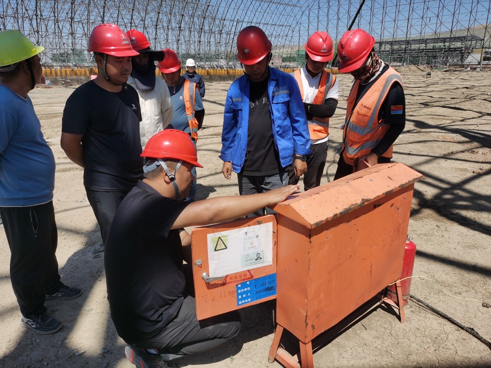 陜煤建設(shè)天工公司新疆第一項目部：繃緊安全管理弦，奏響百安行動樂章