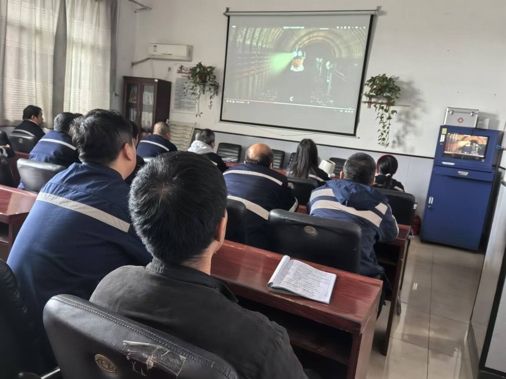 陜煤建設(shè)洗選煤運(yùn)營公司澄合山陽運(yùn)營項(xiàng)目部：以安全“預(yù)警”?！绊槙场辫T“防線”