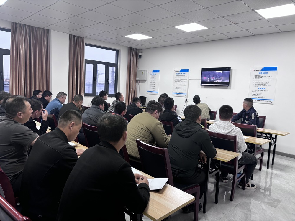 陜煤建設(shè)洗選煤運(yùn)營公司榆陽運(yùn)營項(xiàng)目部：守護(hù)生命的“防火墻”，敲響防火警鐘