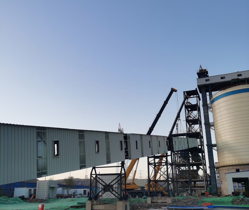 陜煤建設(shè)天工公司土建第二十五項(xiàng)目部：細(xì)化“人、材、機(jī)”管理，助力棧橋順利吊裝