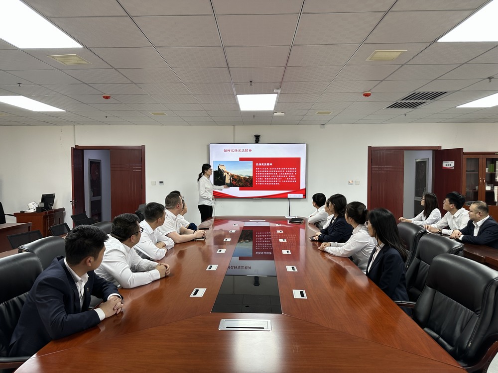 陜煤建設(shè)洗選煤運(yùn)營(yíng)公司開展“弘揚(yáng)憲法精神，維護(hù)憲法權(quán)威”國(guó)家憲法日主題宣傳活動(dòng)