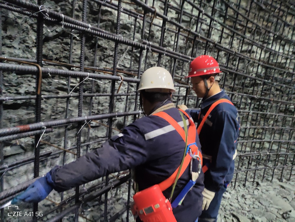 喜報(bào)！陜煤建設(shè)礦建二公司施工的曹家灘煤礦副立井井筒大斷面壁座施工驗(yàn)收完畢
