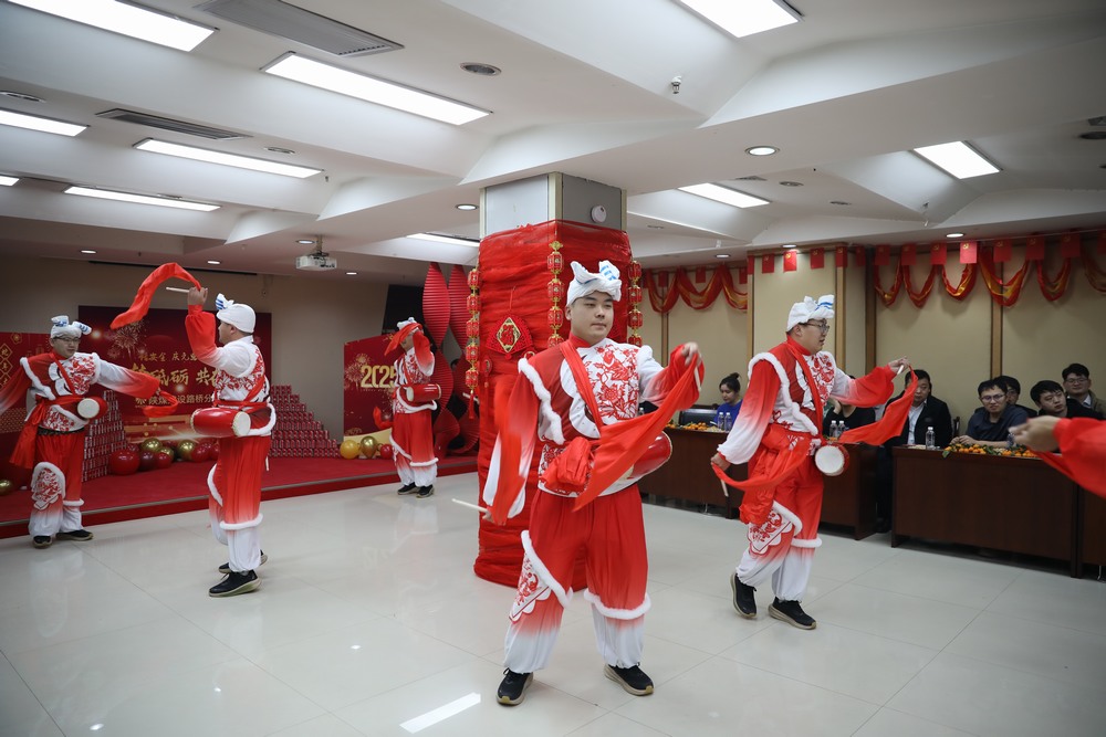 陜煤建設(shè)路橋分公司開展“話安全、慶元旦、迎新春”游藝聯(lián)歡會(huì)