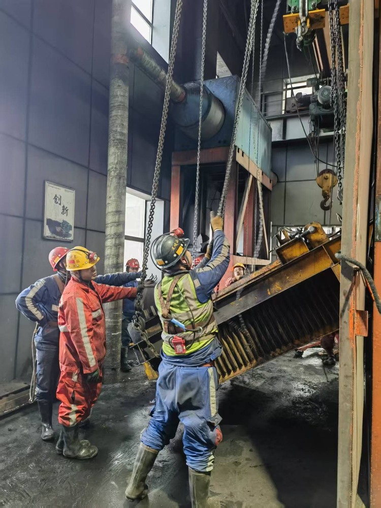 陜煤建設(shè)機(jī)電安裝公司檸條塔項目部：高效搶修保運轉(zhuǎn)