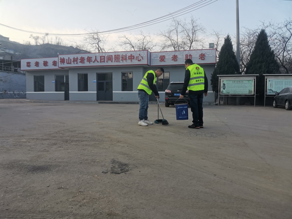 陜煤建設(shè)路橋分公司：學(xué)雷鋒，三月春“鋒”暖人心