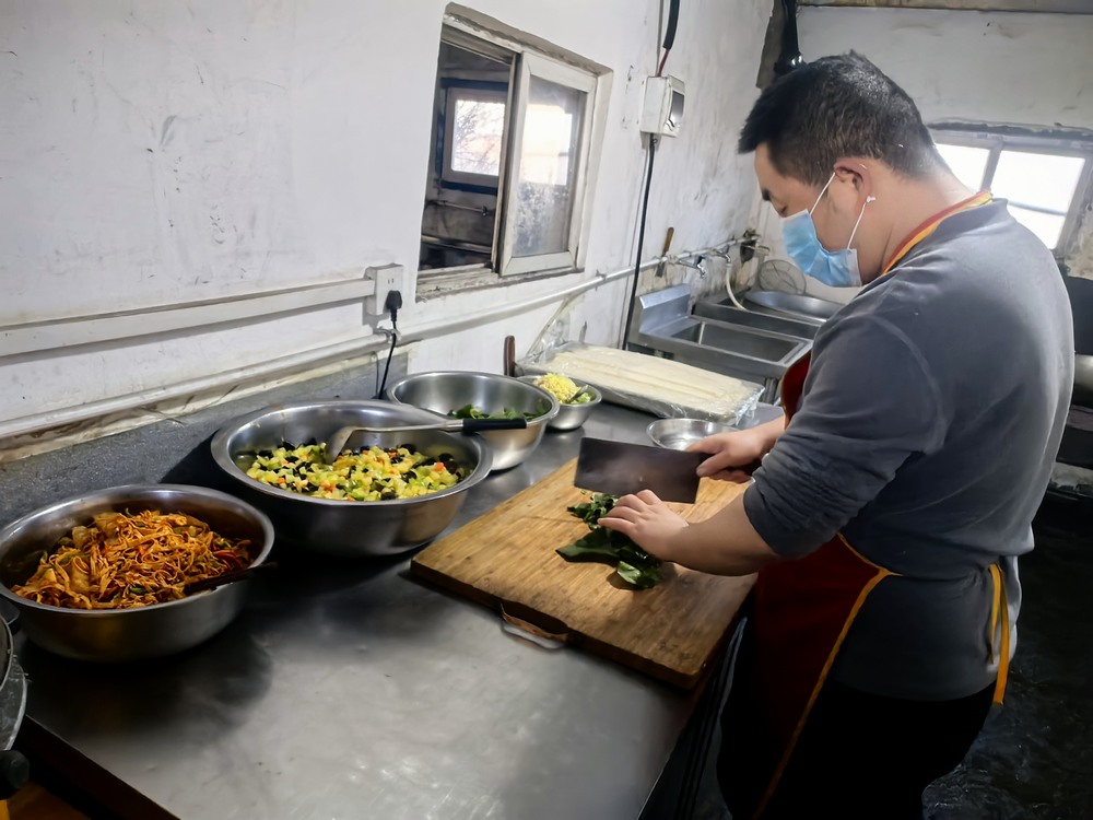 陜煤建設(shè)洗選煤運(yùn)營(yíng)公司第二項(xiàng)目部：“食、浴、居”三管齊下  提升員工幸福感