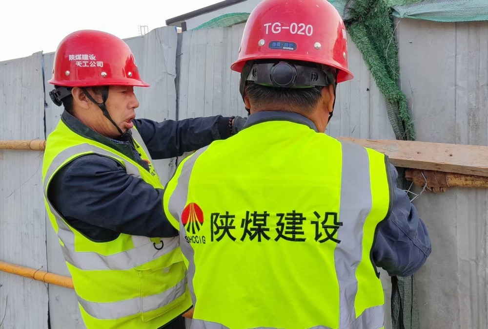 北極塬上筑堡壘，抗風(fēng)護(hù)安顯擔(dān)當(dāng)