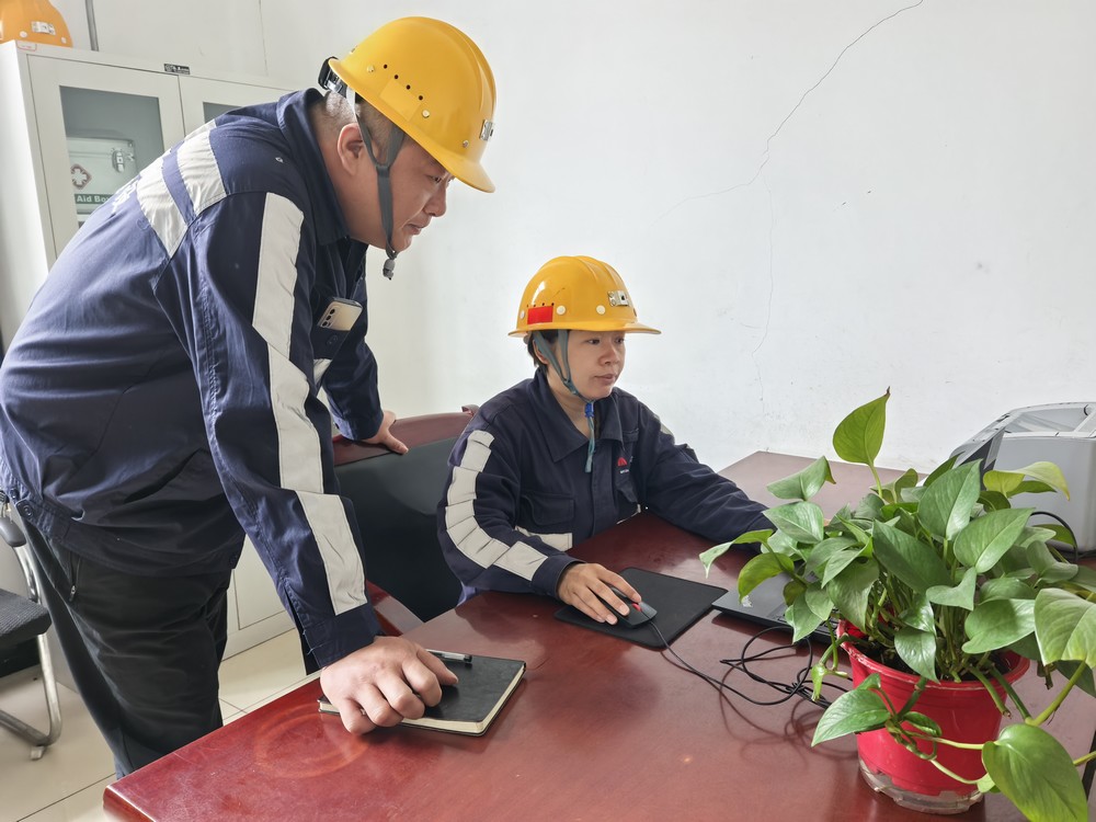 陜煤建設(shè)洗選煤運(yùn)營公司：“煤”好堅(jiān)守  為愛同行