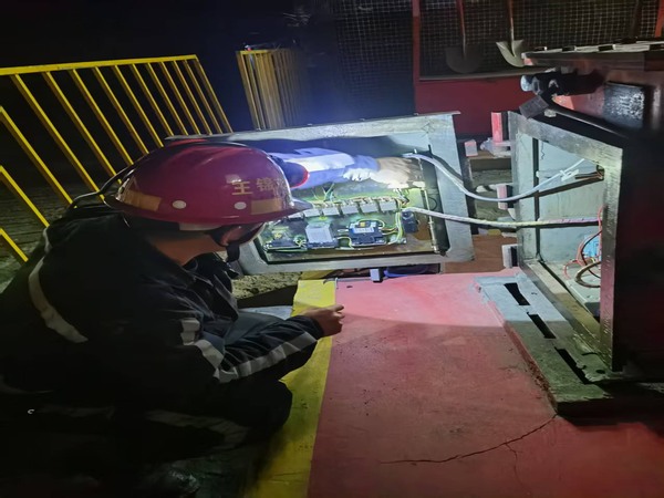 陜煤建設(shè)煤礦運(yùn)營服務(wù)分公司:“五一”節(jié)日的堅(jiān)守?fù)?dān)當(dāng)