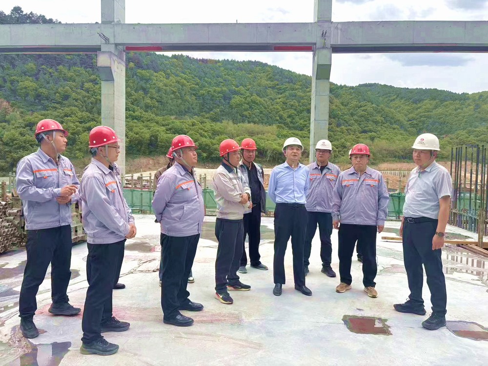 黃陵礦業(yè)集團(tuán)黨委副書記、總經(jīng)理趙小兵“五一”期間深入天工公司基層項目檢查指導(dǎo)