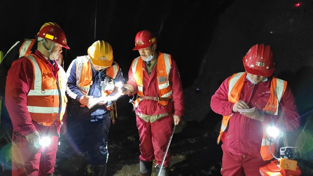 陜煤建設(shè)礦建三公司：請(qǐng)收看！“五一”勞動(dòng)特寫