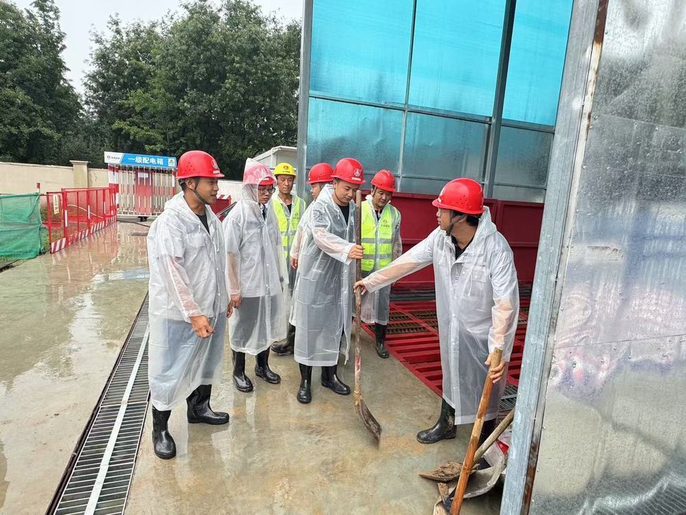 陜煤建設(shè)天工公司土建第二十七項目部：“汛”速行動，嚴(yán)守雨季安全線