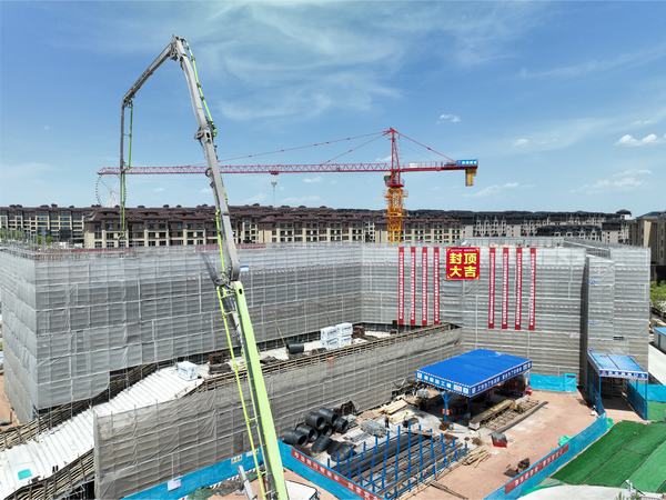 陜煤建設(shè)內(nèi)蒙古分公司康巴什區(qū)棲湖社區(qū)嵌入式服務(wù)中心項目順利封頂