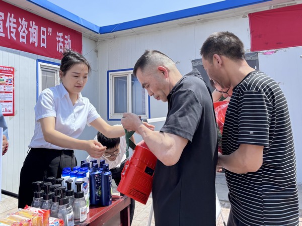 陜煤建設(shè)煤礦運(yùn)營服務(wù)分公司：安全生產(chǎn)“她”力量 巾幗助力守平安