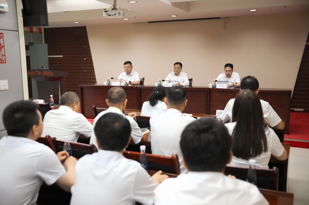 集團領(lǐng)導(dǎo)到所屬單位開展調(diào)研