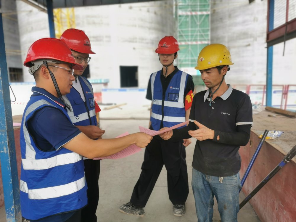 “炎值”勁爆！看陜煤建設(shè)韓城分公司土建十一項(xiàng)目部如何積極應(yīng)對高溫“烤”驗(yàn)