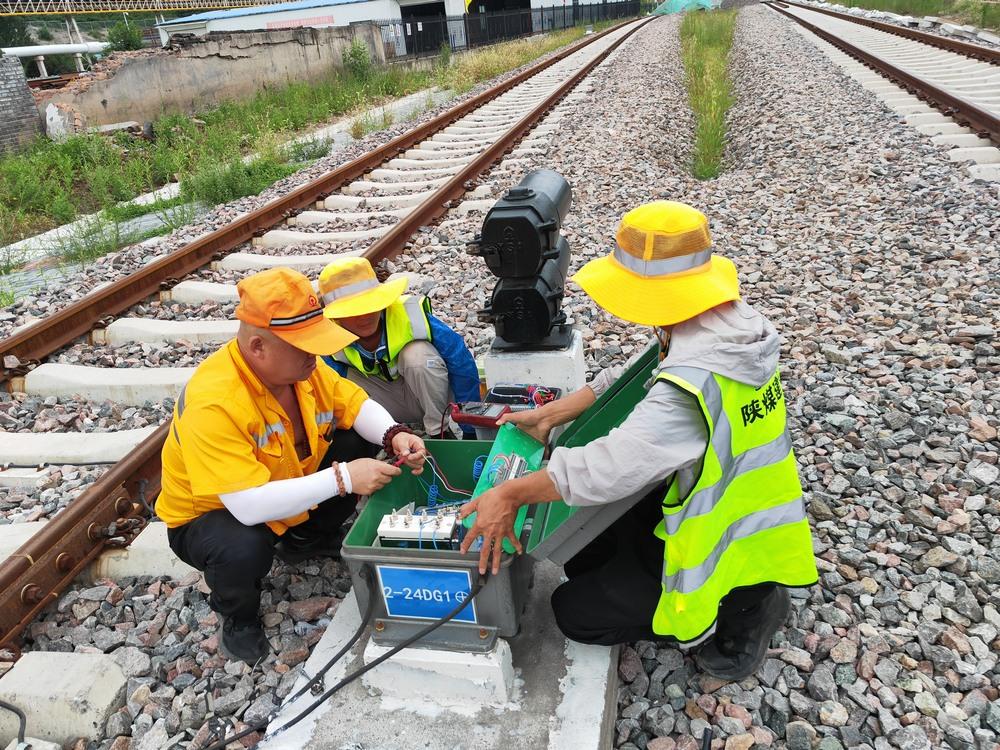 “路”途坦蕩！陜煤建設(shè)路橋分公司黃陵項(xiàng)目部“組合拳”齊發(fā)力