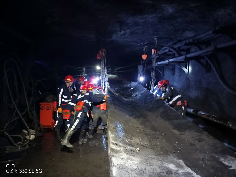 班班聯(lián)動(dòng)、環(huán)環(huán)相扣！陜煤建設(shè)韓城分公司張家峁項(xiàng)目部“雙一流”班組打造安全生產(chǎn)“動(dòng)態(tài)防護(hù)鏈”