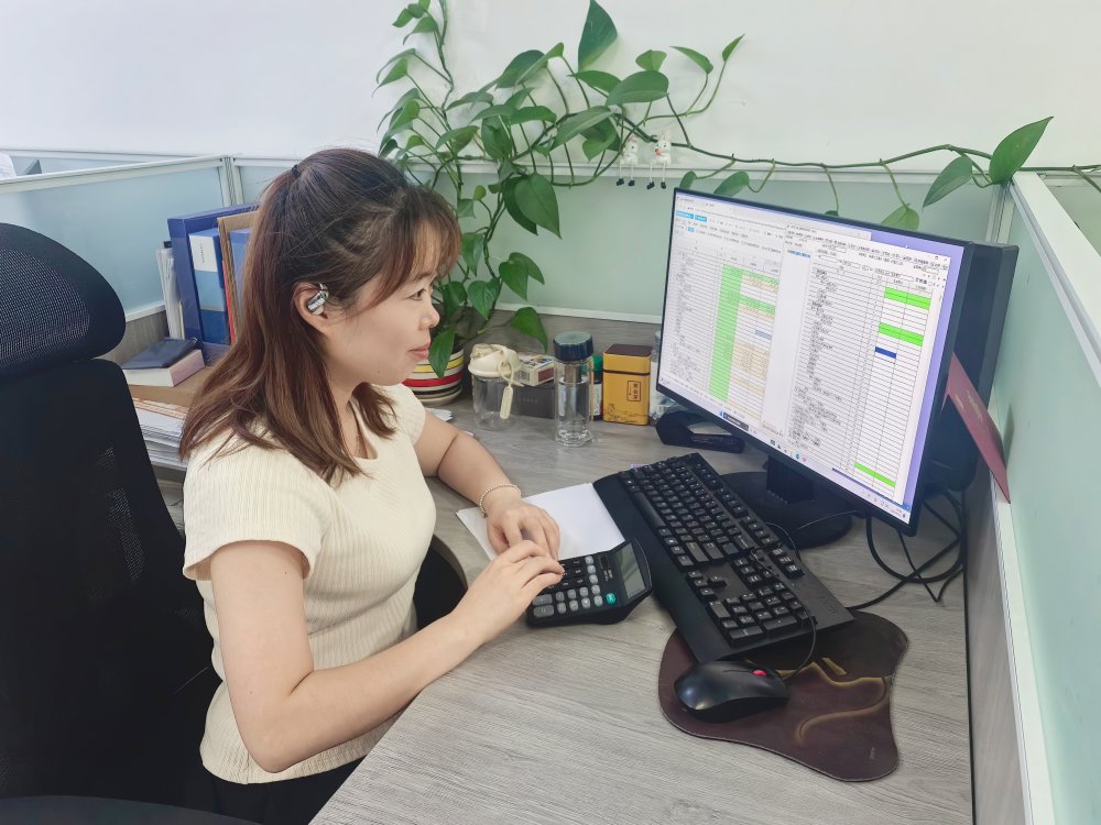 財務(wù)人的每一串?dāng)?shù)據(jù)，皆是溫情