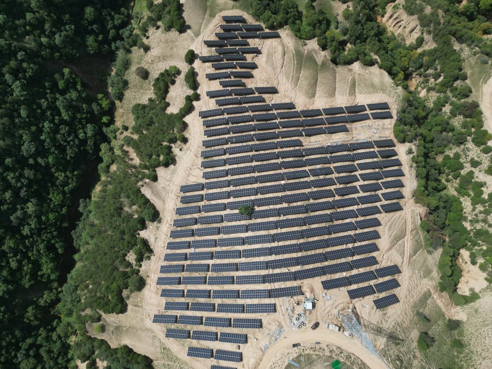 陜煤建設(shè)天工公司承建的安塞區(qū)鐮刀灣鎮(zhèn)100MW農(nóng)光互補(bǔ)項目光伏廠區(qū)#2標(biāo)段順利通過標(biāo)段完工驗收