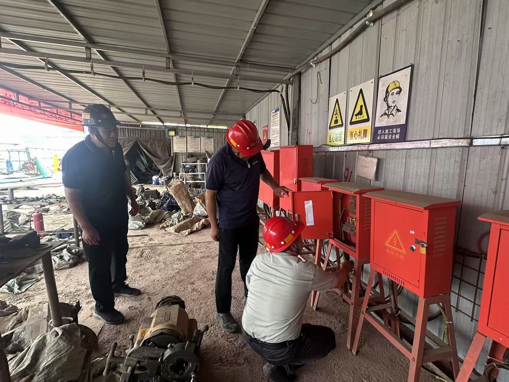 安全生產(chǎn)不放假，應急值守不“打烊”—陜煤建設礦建二公司開展“雙節(jié)”期間安全生產(chǎn)大排查