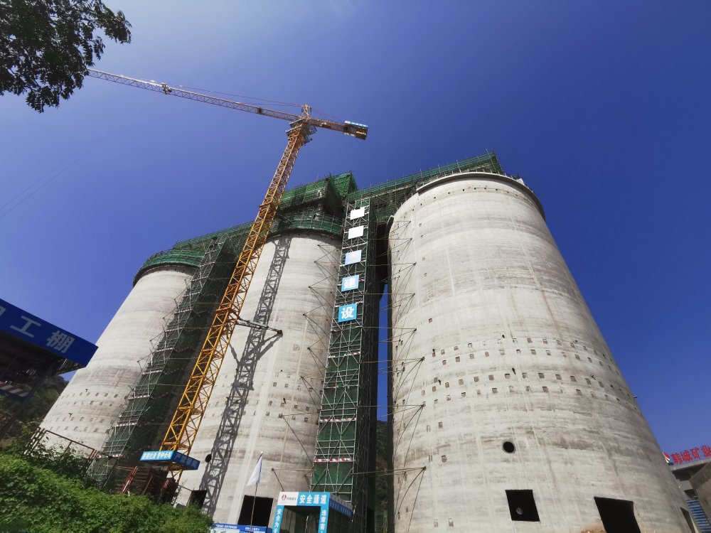 陜煤建設(shè)韓城分公司土建十一部：中秋月照施工路，國(guó)慶情燃建設(shè)魂