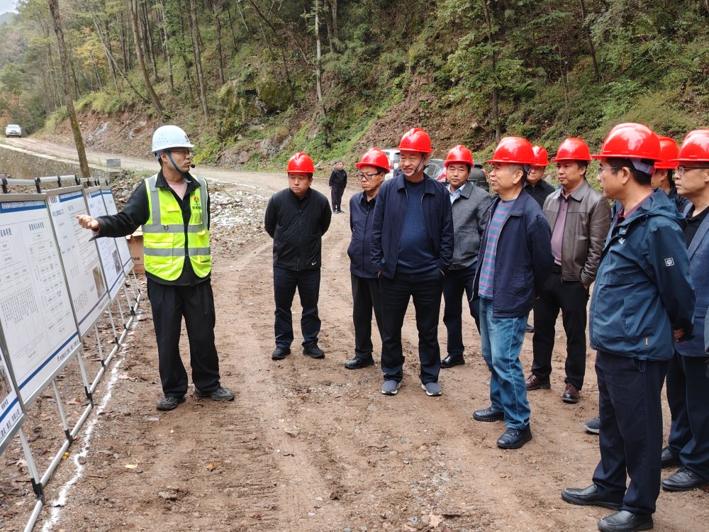 陜西省林業(yè)局朱建軍一行蒞臨陜煤建設路橋分公司秦嶺項目開展交工驗收工作