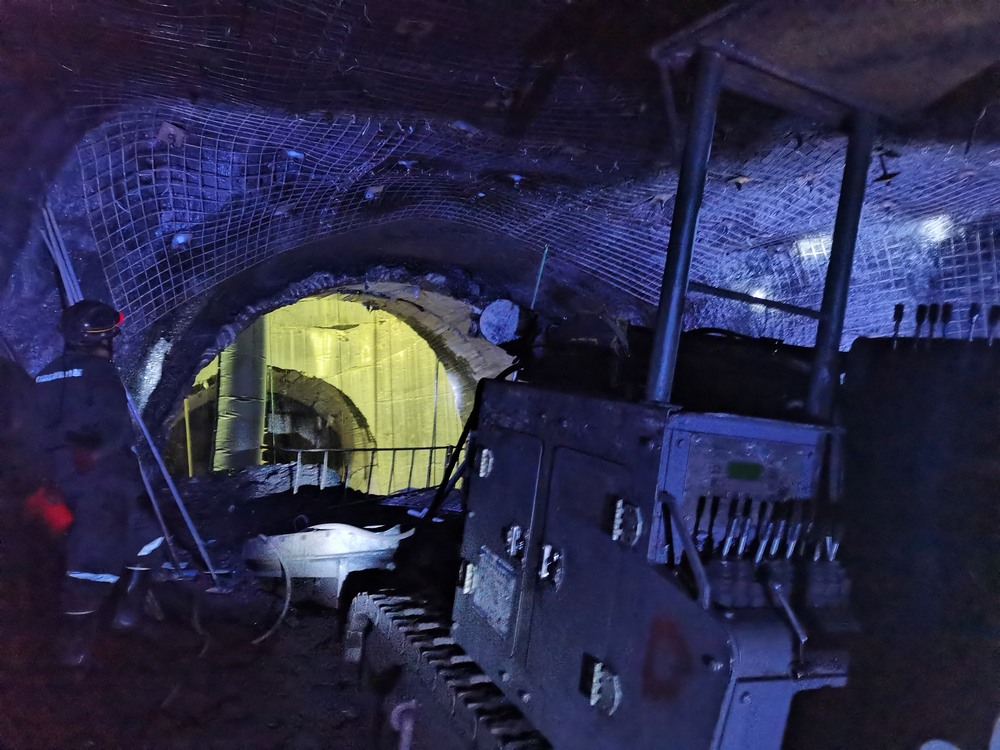  捷報！陜煤建設(shè)礦建二公司郭家灘項目部關(guān)鍵工程安全順利貫通