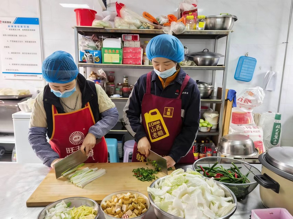 陜煤建設(shè)洗選煤運營公司第五項目部：以民聲“溫度”標(biāo)注幸?！翱潭取? target=