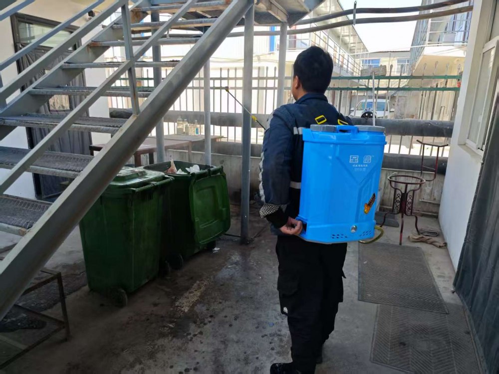 陜煤建設(shè)煤礦運(yùn)營服務(wù)分公司：冬日雙線守護(hù)，溫暖與精準(zhǔn)并行