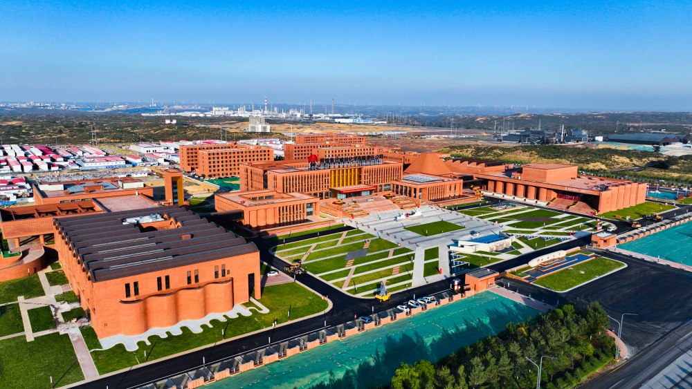 陜煤建設(shè)天工公司承建的榆林化學(xué)1#、2#宿舍樓工程順利通過竣工驗(yàn)收