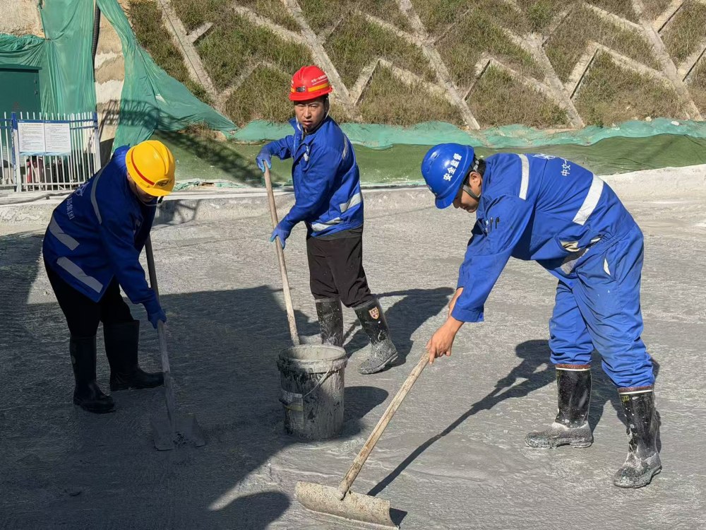 陜煤建設礦建三公司節(jié)日堅守顯擔當 項目建設“不打烊”