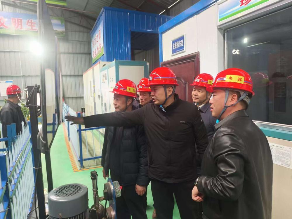 陜煤集團、韓城礦務(wù)局聯(lián)合檢查組蒞臨礦建二公司第二項目部檢查指導(dǎo)