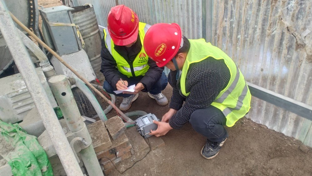 陜煤建設(shè)路橋分公司彬長項(xiàng)目部開展春季電氣預(yù)防性試驗(yàn)，筑牢安全防線