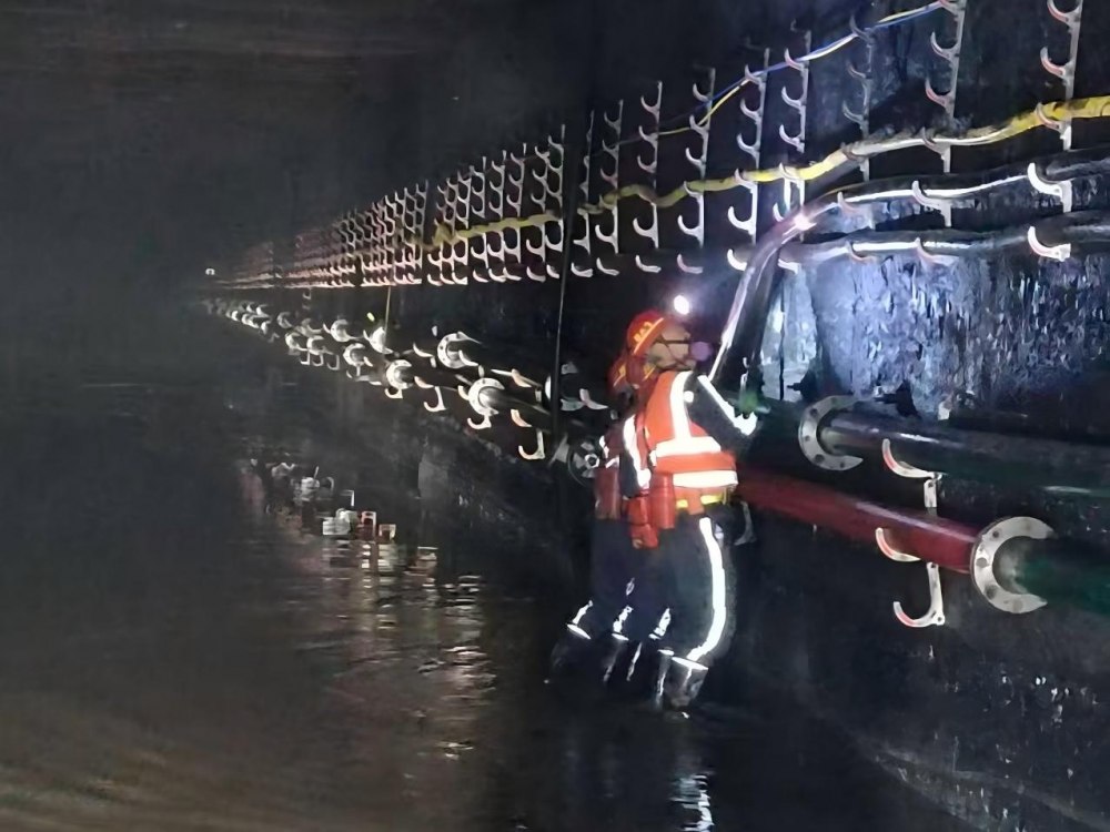 陜煤建設(shè)機電安裝公司神府項目部高效完成井下8000米電纜敷設(shè)任務(wù)